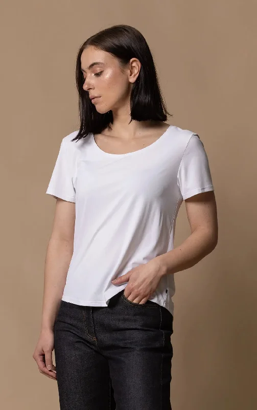 ASTY PERFORMANCE TEE Laid - back Women's Vibe